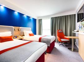 Hotel fotografie: Holiday Inn Express Portsmouth Gunwharf Quays, an IHG Hotel