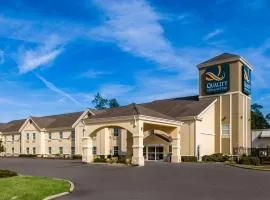 Quality Inn & Suites Slidell โรงแรมในสไลเดล