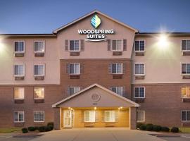 A picture of the hotel: WoodSpring Suites Fort Worth Forest Hill