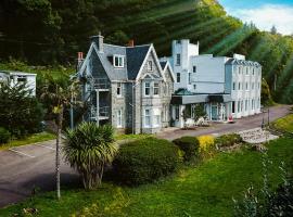 OYO The Lodge On The Loch Onich, hotel in Onich