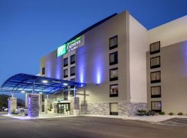 Holiday Inn Express & Suites Jackson Downtown - Coliseum by IHG, ξενοδοχείο σε Τζάκσον