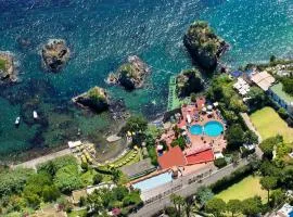 Strand Hotel Delfini