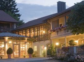 Gasthof Mayrwirt, hotel v destinaci Saaldorf