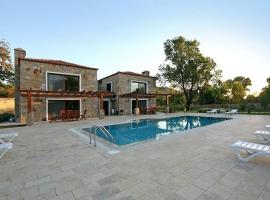 Foto do Hotel: Luxury Sunny Villa With Private Pool