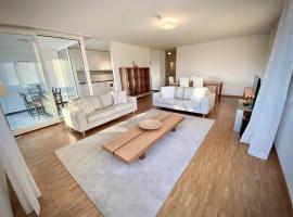 Photo de l’hôtel: Your bright and spacious apartment by the lake