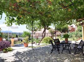 Gambaran Hotel: Traditional Cottage on the hillside of Antiperni