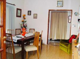 รูปภาพของโรงแรม: Departamento tipo casa Zona Centro en Mdp max 6 p