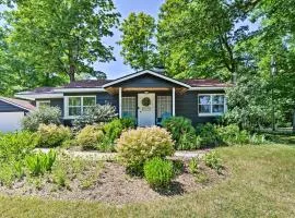 Stylish Dog-Friendly Bungalow Steps to Elk Lake