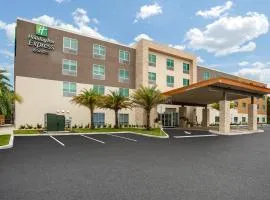 Holiday Inn Express & Suites - Deland South by IHG