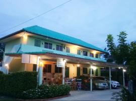 WISET SABAI RESORT, hotel em Ban Lak Khon