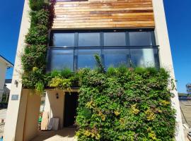 Hotel Foto: Luxury ECO House next to Bicester Village
