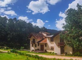 Fotos de Hotel: CORTIJO LA CASONA & Bungalow al Pie de la Montaña