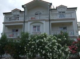 Villa Sarah, hotel en Lopar