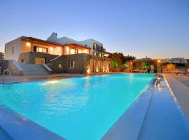 מלון צילום: Paraga Villa Sleeps 20 with Pool and Air Con
