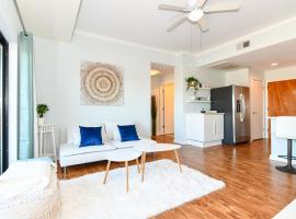 รูปภาพของโรงแรม: {Cloud 9} Luxury 2 Bedroom Condo in Uptown Charlotte