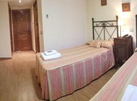 posada trastamara, hotel em Piedralaves