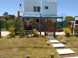 Bluetres B&B, hotel in Balneario Buenos Aires