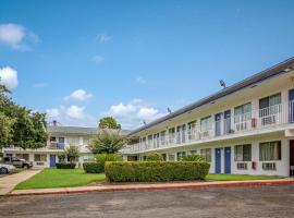 Motel 6-Conroe, TX, hotel en Conroe