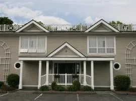 The Central Downtown Inn Suites