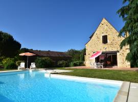 صور الفندق: Vintage Holiday Home in Orliac with Private Pool