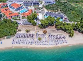 Lagomandra Beach Hotel