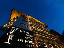 Locanda degli Artisti Art Hotel, hotel a Canazei