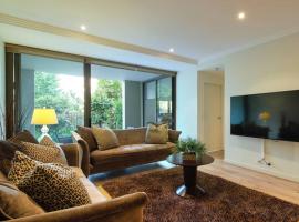 รูปภาพของโรงแรม: Premium 2 Bedroom Garden Apartment