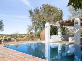 Gambaran Hotel: 4 bedrooms villa with private pool enclosed garden and wifi at Valverde de Leganes