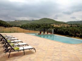 Hotel Foto: Balsareny Villa Sleeps 10 with Pool