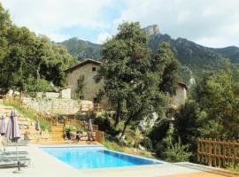 A picture of the hotel: Solsona Villa Sleeps 24 with Pool