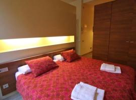 מלון צילום: Barcelona Apartment Sleeps 2 with Air Con