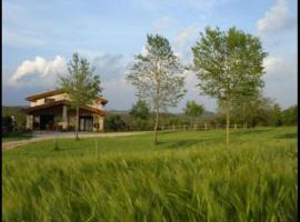 Zdjęcie hotelu: Sant Genis Villa Sleeps 10 with Pool