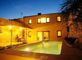 होटल की एक तस्वीर: Sant Vicenc de Castellet Villa Sleeps 8 with Pool