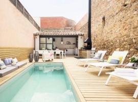 Photo de l’hôtel: Marenya Villa Sleeps 11 with Pool and Air Con