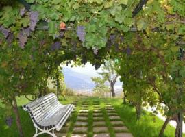 होटल की एक तस्वीर: Guardia de Tremp Villa Sleeps 4 with Pool and Air Con