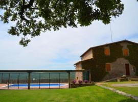 Фотография гостиницы: Gironella Villa Sleeps 15 with Pool