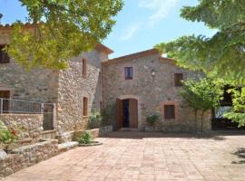 A picture of the hotel: Ginestar Villa Sleeps 12 with Pool