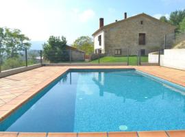 호텔 사진: Sant Bartomeu del Grau Villa Sleeps 14 with Pool