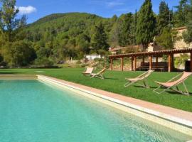 A picture of the hotel: l' Albiol Villa Sleeps 25 with Pool