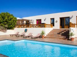 A picture of the hotel: Nazaret Villa Sleeps 10 with Pool