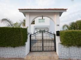 Makronissos Beach Villas, hotelli Agia Napassa