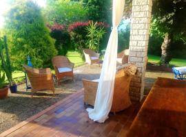 Fotos de Hotel: Maison de 2 chambres avec jardin clos et wifi a Reignier Esery