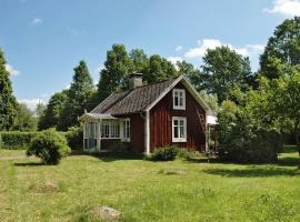 รูปภาพของโรงแรม: 5 person holiday home in KALVSVIK