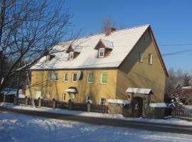 Photo de l’hôtel: Spacious Holiday Home in Stara Kamienica with Pond