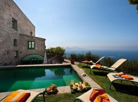 Фотография гостиницы: Sorrento Villa Sleeps 14 Air Con