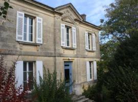 Hotel Foto: Gîte Samonac, 4 pièces, 6 personnes - FR-1-440-164