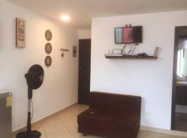 Espectacular suite en malecón de Atacames, ξενοδοχείο σε Atacames