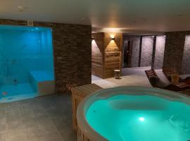 Hotel Almhof, hotel in San Candido