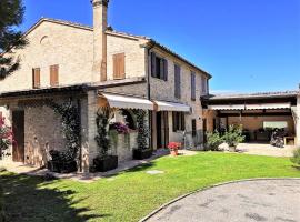 Hotelfotos: Spacious villa with private pool in Pesaro culture capital 2024