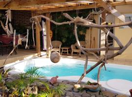 Appartement moderne à Le Lamentin avec piscine partagée - 20m², hotel in Le Lamentin